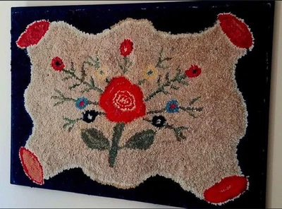 Antique Folk Art Wool Sheered Hooked Rug with provenance  - Image 1 of 4