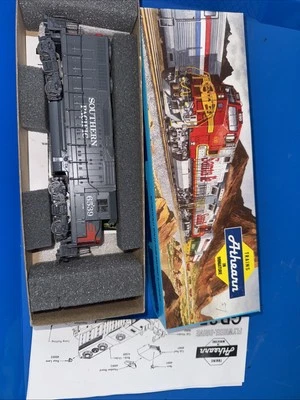Athearn HO 4206 GP35 Powered Southern Pacific #6539 Blue Box - Image 1 of 2