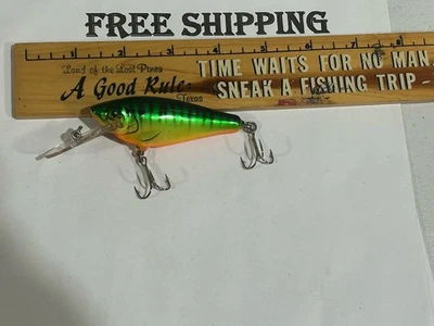 De colección Bagley H69T Fire Tiger BUCEO PEQUEÑO ALEVÍN CRANKBAIT HECHO EN EE. UU. APAREJOS Foto 1 de 4