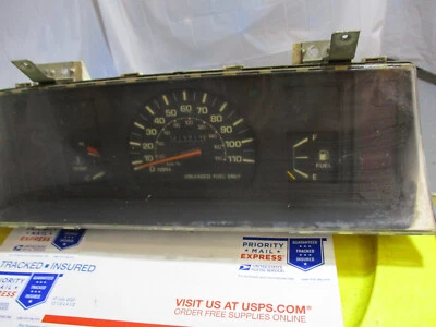 🌎 84-88 TOYOTA 215K PICKUP VELOCÍMETRO ANALÓGICO CUADRO DE INSTRUMENTOS MEDIDORES Foto 1 de 4