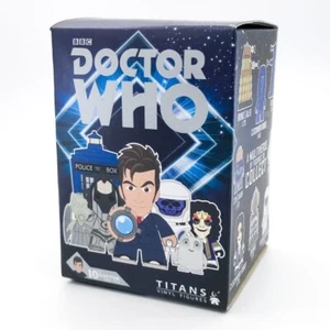 Doctor Who 10th Doctor / 3” TITANS Viny Figure / Signed box by Matt Jones - Picture 1 of 2