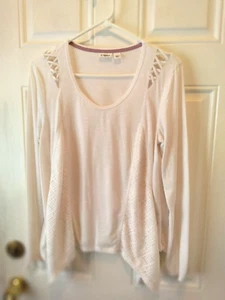 Cato Women’s L cream w/Lace & criss cross trim asymmetrical hem Top DW718 - Picture 1 of 6