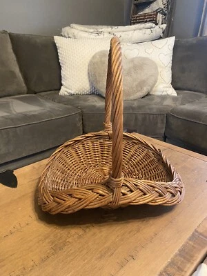 Vintage Stem  Harvest Basket Medium Handle Cottage Core Farmhouse Grannycore - Image 1 of 4