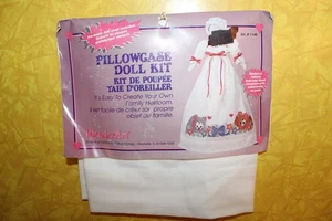 Vintage Kissenbezug Puppenbastelset von WonderArt, Baby Morgenlicht, Tiere - Bild 1 von 3