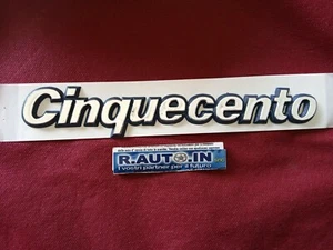 COMPATIBILE CON FIAT CINQUECENTO TARGHETTA EMBLEM Badge fregio SIGLA SCRITTA - Picture 1 of 1