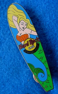 NEWPORT BEACH SEXY BLONDE MERMAID GIRL BLUE SURFBOARD Hard Rock Cafe PIN LE - Imagen 1 de 1