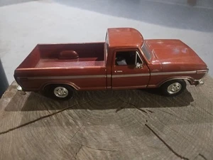 1979 Ford F-150 Pickup Custom Truck Brown Diecast 1:24 Scale Model Motormax - Picture 1 of 7