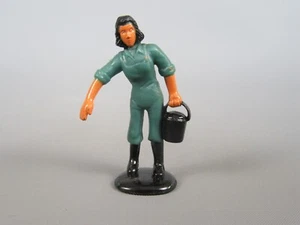B720 Vintage Standing Farmer Figurine + Plastic Toy Bucket H 4.3 Cm - Picture 1 of 6