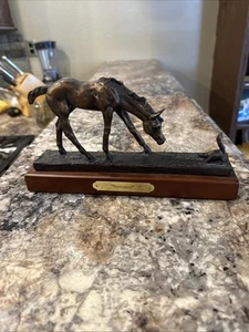 Montana Lifestyles By Montana Silversmith Horse & Skunk “Innocence” VG See Pics - Picture 1 of 11