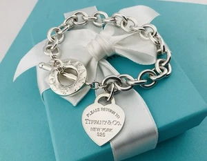 Return To Tiffany Heart Toggle Bracelet - Picture 1 of 6