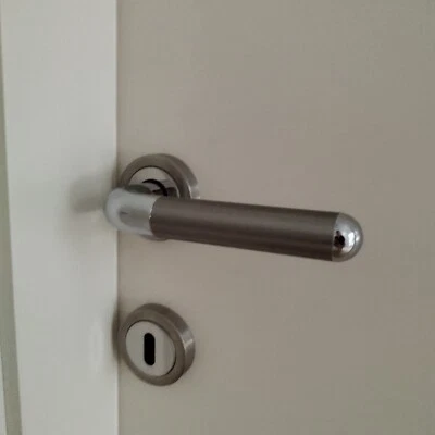 5 Maniglie per porta interna + 5 Chiavi - Immagine 1 di 2