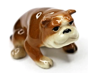 Miniature Hagen Renaker English Bulldog Figurine Mini Porcelain Brown Dog - Picture 1 of 10