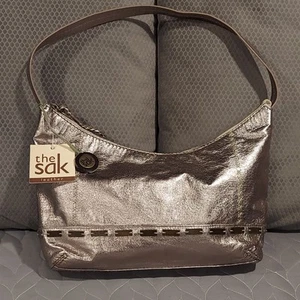 The Sak Leder Schultertasche Beuteltasche Handtasche BRIDGET Handtasche Pyrit Metallic Neu mit Etikett - Bild 1 von 18