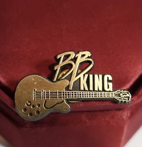 Vintage B.B. King Lucille Guitar Pin Badge Gold Tone Enameled Plastic - Picture 1 of 4