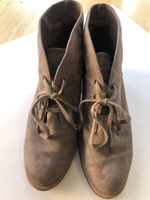 Botas de tornozelo Merona de camurça com cadarço bronzeado tamanho 11 - Imagem 1 de 4