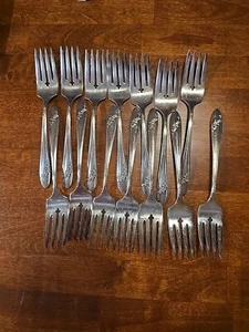 Oneida Community Tudor Silver Plate 1946 QUEEN BESS II Set 14Salad/Dessert Forks - Picture 1 of 1