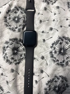 Apple Watch SE (2nd Gen) - GPS - 44mm - Aluminum Midnight - Excellent - Photo 1 sur 2