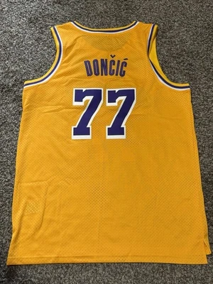 NUEVO Jersey Luka Doncic 77 Los Angeles Amarillo Cosido Grande Foto 1 de 4