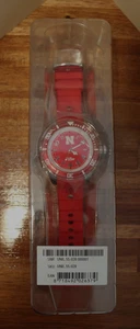 Nebraska Armbanduhr rot Größe Large 2 1/4 Zoll Durchmesser Zifferblatt - Bild 1 von 4
