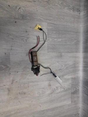 VOLVO C70 2002-2005 INTERIOR COURTESY LIGHT SWITCH 8618314 - Image 1 of 4