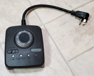 Mechanische Zeitschaltuhr mit 3 Steckdosen 4 Lichtprogramme Außen TM-063 On Flash/Fade Chase - Bild 1 von 14