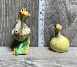 Vintage Ceramic Ostrich and Egg Salt & Pepper Shakers Japan - Picture 1 of 6