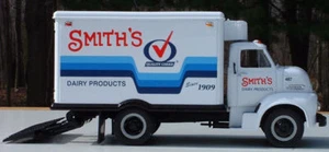 SMITH DAIRY OLD DAIRY MILK TRUCK - FIRST GEAR 1953 FORD VAN WITH LIFT GATE - Picture 1 of 1