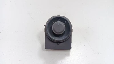 Buick Encore    2019 Master Front Door Switch - Image 1 of 4