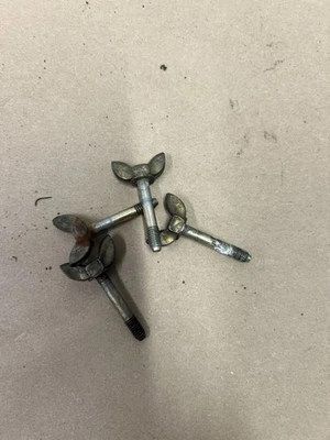 1984 Honda ATC200M Airbox Lid Cover Wing Nuts Bolts  B646 - Изображение 1 из 2