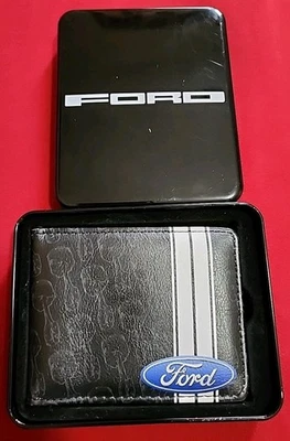 New with Tin Box Men's Buckle Down Ford Oval Stripe Pistons Repeat Black Wallet - Image 1 of 4