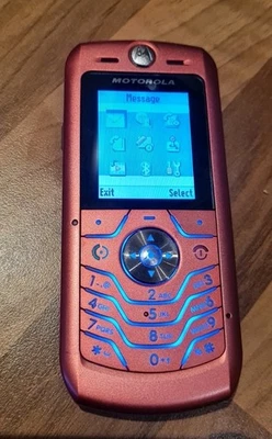 Motorola SLVR L6 (Unlocked) Pink -  Mobile Phone  - Image 1 of 4