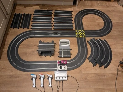 Scelextric Digital Supercars Set Bugatti Veyron 1:32, Plus Extras - Image 1 of 4