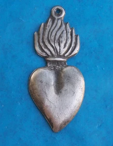 Tin/Silver Sacred Heart with Tall Flames Milagro Ex Voto - Picture 1 of 1