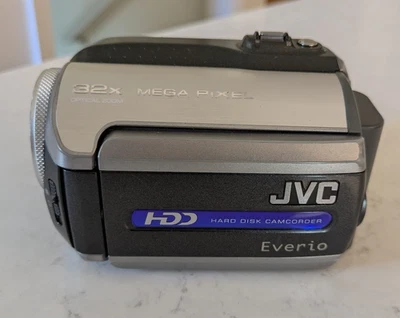 JVC GZ-MG130 Everio G Digital Media Camera (Gray/ Black) No Charger - Image 1 of 4