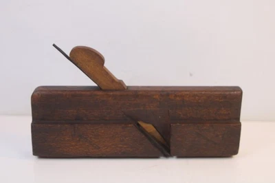 Fine 19th C. J.R. Tolman , MA 1/4" Full Box Side Bead Moulding Plane Inv#MX60 - Image 1 of 4