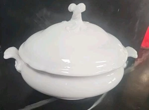 Vintage Hutschenreuther Germany Solid White Porcelain Tureen - Picture 1 of 6