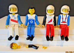 lego technic figuren konvolut 4 Figuren 3 Helme & ein paar andere Teile (BK2) - Bild 1 von 4