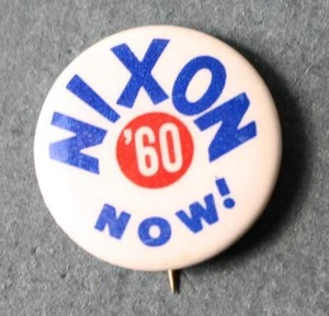 Spilla politica Richard Nixon Nixon 60 ora rosso bianco blu parola celluloide - - Foto 1 di 1
