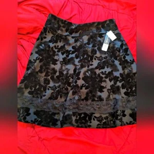 Velvet floral skirt - Picture 1 of 3