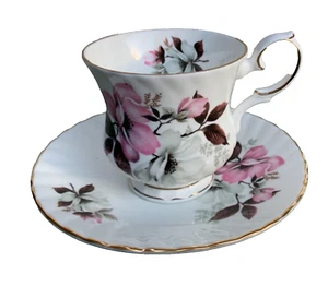 Elizabethan Fine Bone China Tea Cup and Saucer Gold Pink Roses Vintage Pre-Owned - Picture 1 of 13