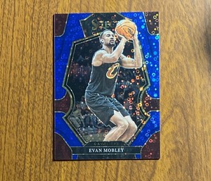 2022 Panini Select #144 Evan Mobley Fast Break Blue Disco Prizm /25 Premier