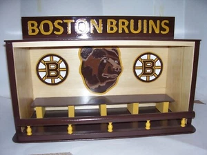 Vetrina Boston Bruins Bobble Heads con Gallery Rail nave smontata - Foto 1 di 11