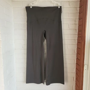 Spanx Booty Boost Schlaghose Leggings 3X (39 x 31) dunkelgrün  - Bild 1 von 5