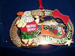 Honolulu City Lights "Let's Go Traveling" Weihnachtsschmuck 2011 Waikiki Beach - Bild 1 von 6