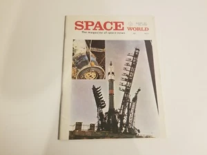 Space World Magazine - August 1971 - Picture 1 of 2