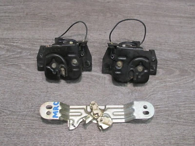 🥇86-91 MAZDA RX7 КУПЕ ЗАДНИЙ ЛЕВЫЙ И ПРАВЫЙ ЗАМОК БАГАЖНИКА ЗАЩЕЛКА W STRIKER CATCH OEM - Изображение 1 из 4