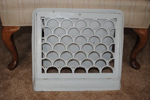Beautiful Art Deco Wall Vent/ Working Damper/ Great Condition Cover