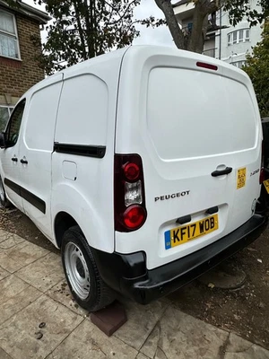 Ulez Compliment Peugeot Partner 2017 Manual Diesel Excellent Condition No VAT UK - Image 1 of 4
