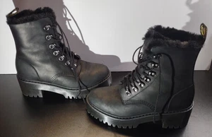 Dr. Martens Boots Women's US 8 L Combat Faux Fur Lined Lace Up Black AirWair - Picture 1 of 11