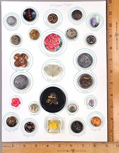 Card of 25 Antique BUTTONS, Specific FLOWERS #9, Various Materials & Ages - Picture 1 of 3